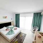 Ryanna Pe Plaja Belona Eforie Nord