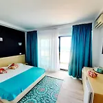 Pensiune Ryanna Pe Plaja Belona 4*