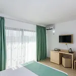 Ryanna Pe Plaja Belona Casa de hóspedes 4*