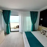 Guest house Ryanna Pe Plaja Belona 4*