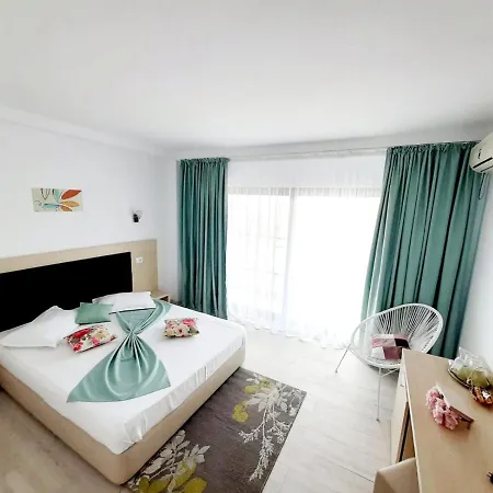 Ryanna Pe Plaja Belona エフォリエ・ノルド