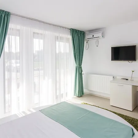Gæstehus Ryanna Pe Plaja Belona 3*