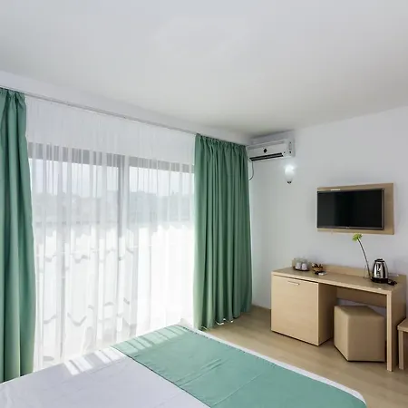 Ryanna Pe Plaja Belona Vendégház 4*