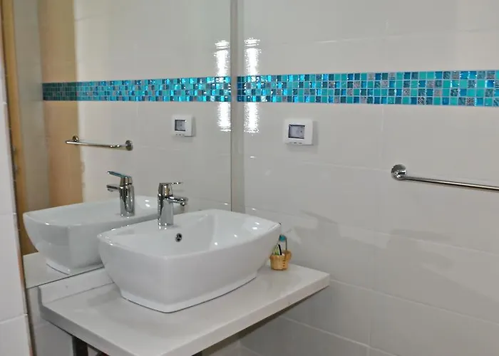 Ryanna Pe Plaja Belona 招待所 艾福雷诺德