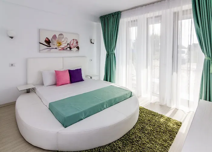 Ryanna Pe Plaja Belona 招待所 4*