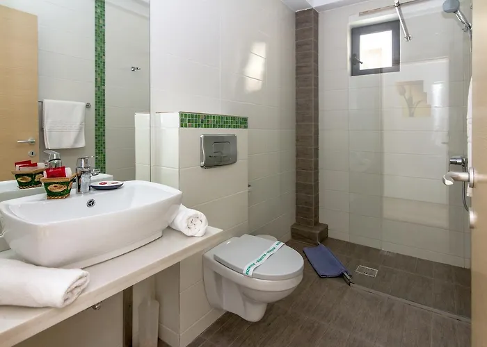 招待所 Ryanna Pe Plaja Belona 艾福雷诺德