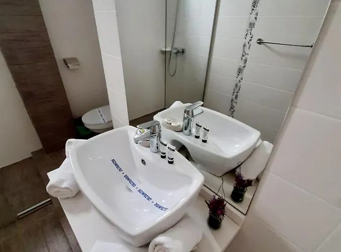 Ryanna Pe Plaja Belona Penzion 4*