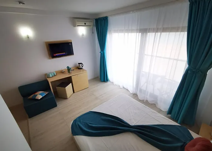 Ryanna Pe Plaja Belona 招待所