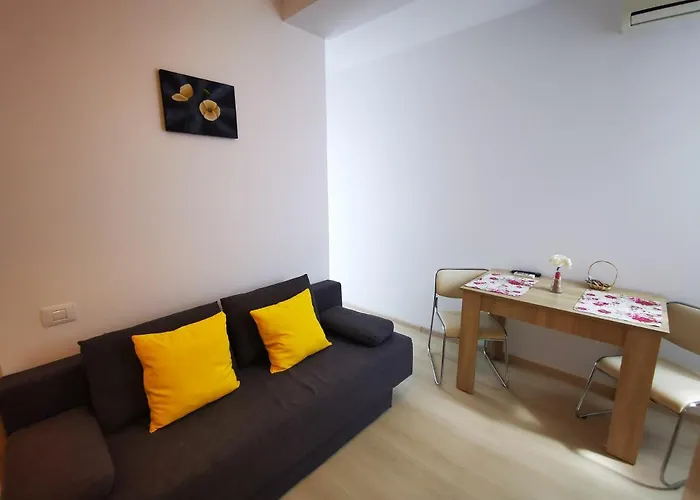 Ryanna Pe Plaja Belona